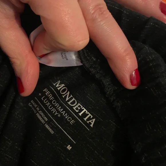 Mondetta Charcoal Performance Capri Joggers - Picture 3 of 3